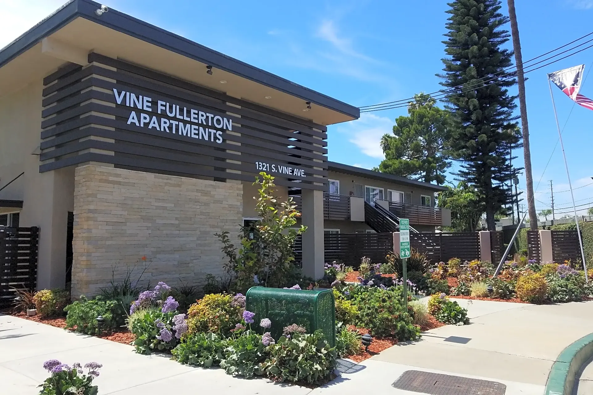 Vine Fullerton Apartments