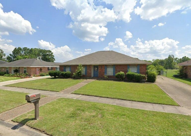 Houses Near 4 Beedroom 2.5 Bath home in off Millerville near I-12