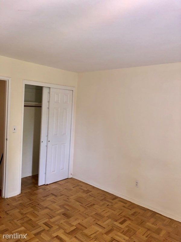 Beautiful 1 Bed Apt on 2nd Fl. Rental Bldg -H/HW- Small Pets- Laundry /Parking- Located in Harrison