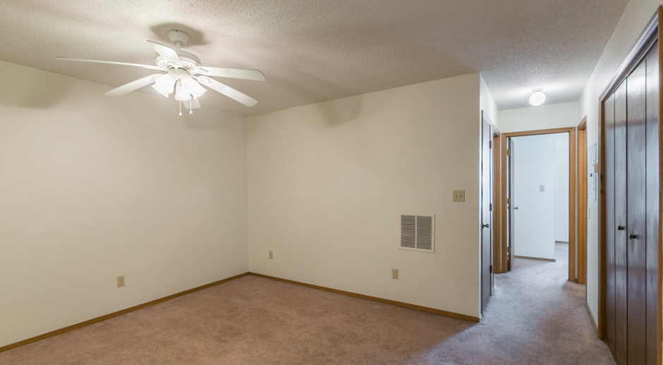2 Bedroom Apartment- Pre-lease for Next semester!