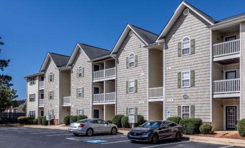 Apartments Near Grace College of Divinity Woodland Village for Grace College of Divinity Students in Fayetteville, NC