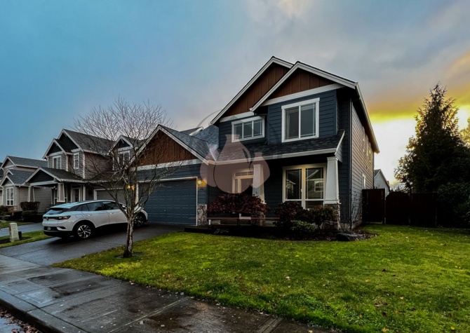 Houses Near Luxurious Spacious Keizer Home -*** MOVE IN SPECIAL ***