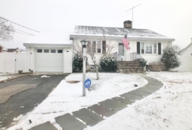 Single Family 2 Bedroom, 2 Bath Home - In Law Set Up - 1 Car Garage / Port Chester