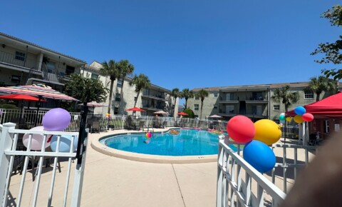 Apartments Near UNF Royal Estates for University of North Florida Students in Jacksonville, FL