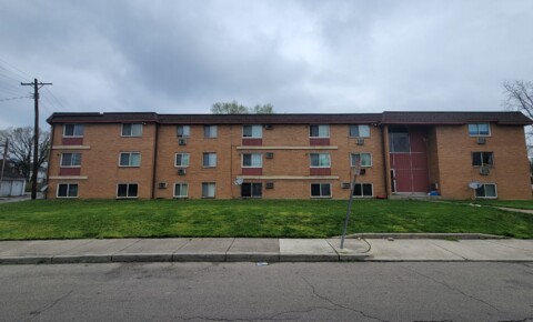 Apartments Near Clayton LIU - 905 Neal Ave for Clayton Students in Clayton, OH