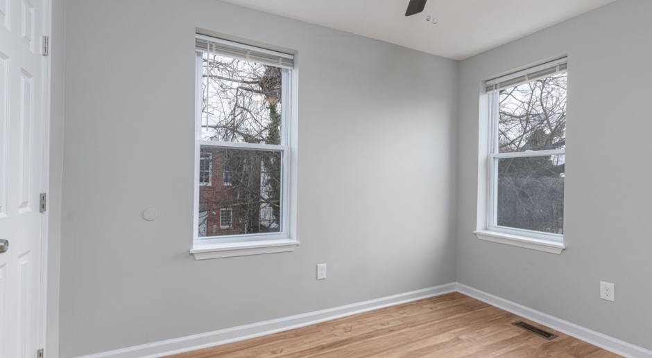 4-Bedroom Townhome: Newly Renovated Gem Awaits