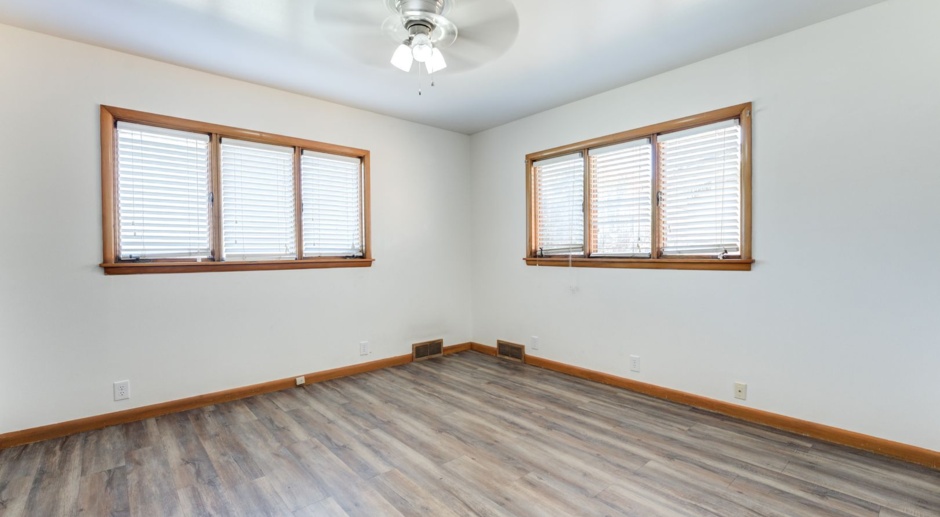 Spacious 4 bed 3 bath in Central Lubbock for Pre-lease! 
