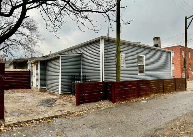 Houses Near FRESH RENOVATION! Nice 2bed/1bath, parking, hookups - Sect. 8 Ready!