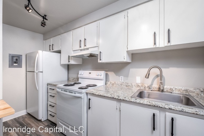 Limited Offer: FREE 1 CAR GARAGE INCLUDED - Newly Renovated 1Bd/1Bth Units