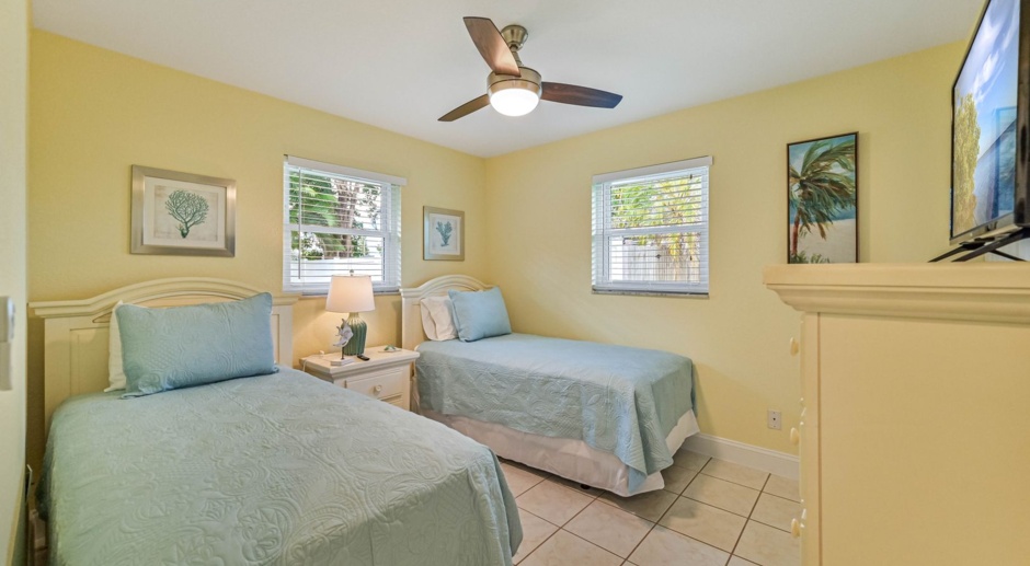 * Furnished Fort Myers POOL HOME!!! ~ 6 to 8 Month Lease Available *