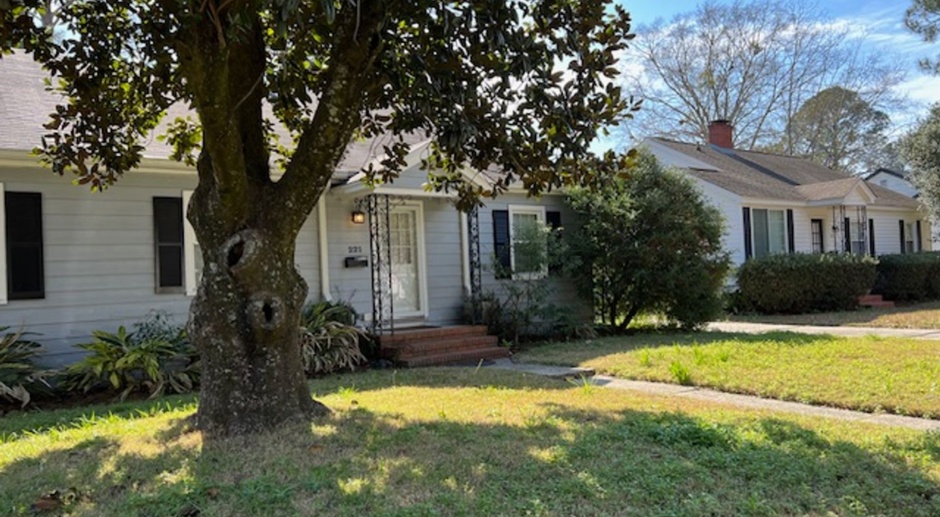 3-bedroom 2-bath home located on Columbus Drive