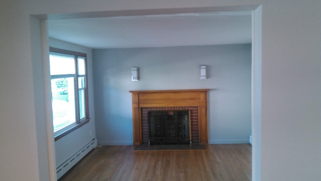 Renovated house minutes to Umass Med Campus . 1 month free!!