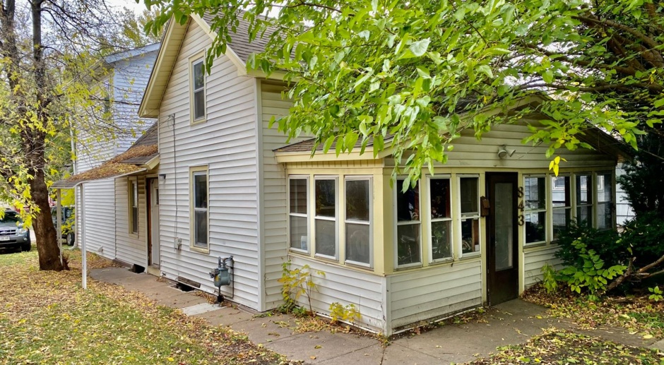 Remodeled Home near U of M! Must See 5BD/2BA Property! Avail. 9/1/24!