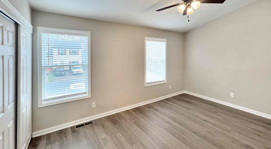 Like NEW 2 BR/2.5 BA Townhome in Kennesaw!