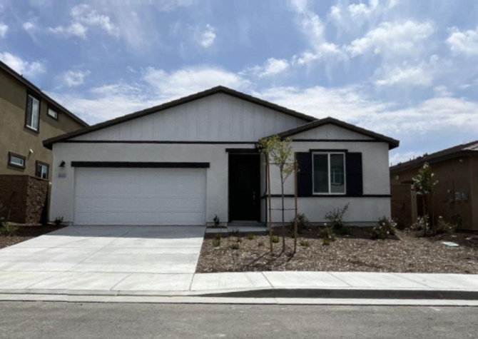Houses Near PRICE REDUCTION! Brand New 4 Bedroom 2.5 Bathroom in Fairway Canyon Community!