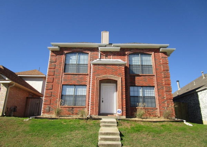 Houses Near 1330 Creekview Dr Lewisville, Texas 75067