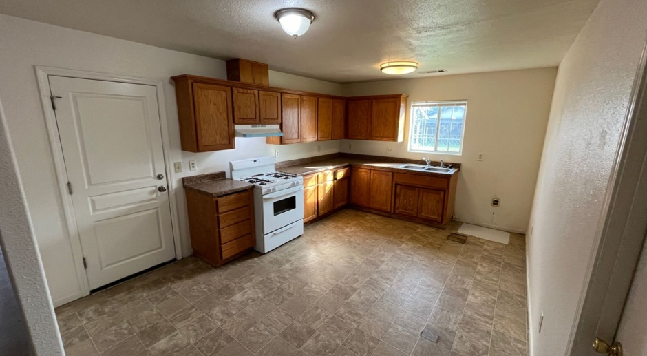 Spacious home in Porterville available now!