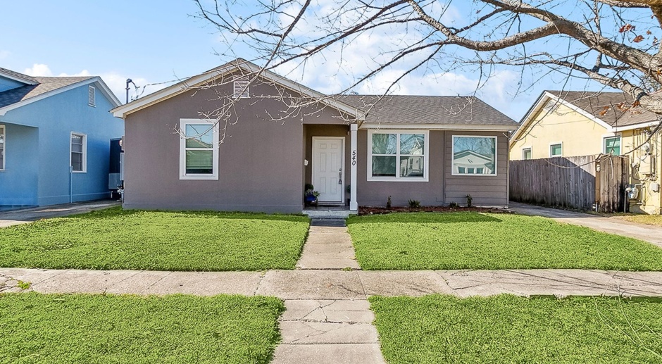 Better Price! Old Jefferson 3 Bedroom! Close to Ochsner! Must See!