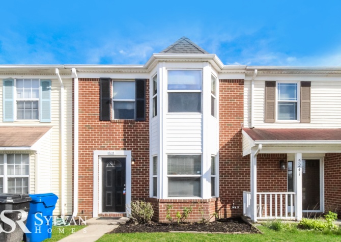 Houses Near Don't miss out on this lovely townhome!