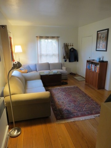 Sunny 1-bedroom apartment available May-Oct