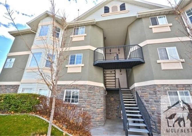 Houses Near No Security Deposit Option! Immaculate 3 Bedroom West Valley Condo!