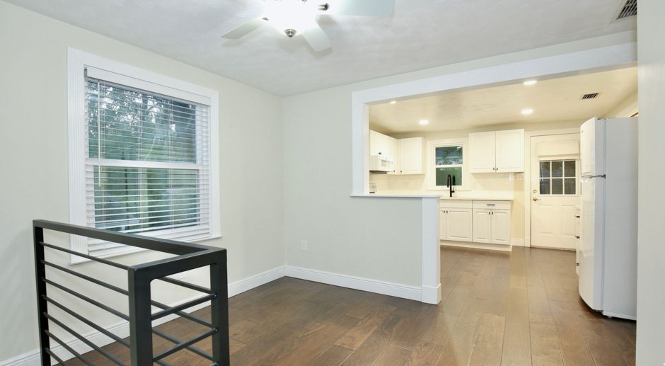 Gorgeous 1/1 Modern Apartment with 1 Car Garage in High End College Park - Orlando! 