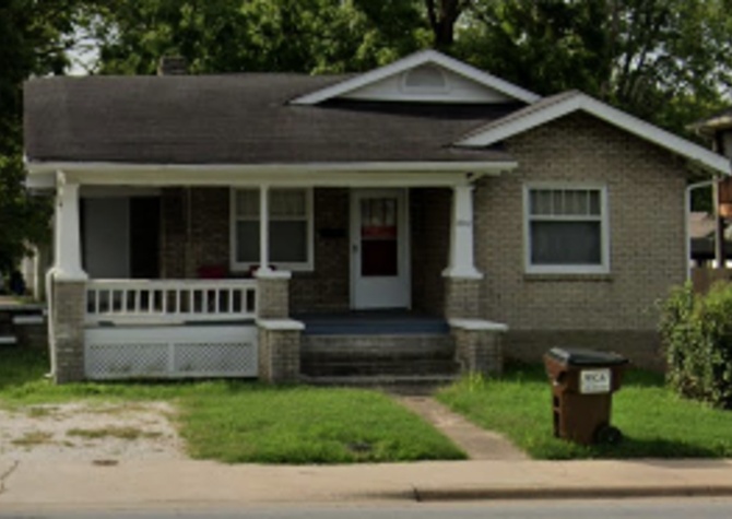 Houses Near 802 E Grand - 3BR Across the Street from MSU Campus!