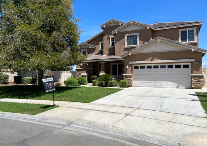 Houses Near Beautiful 3 bedroom 2.5 bath plus Loft and Office in a Gated Community