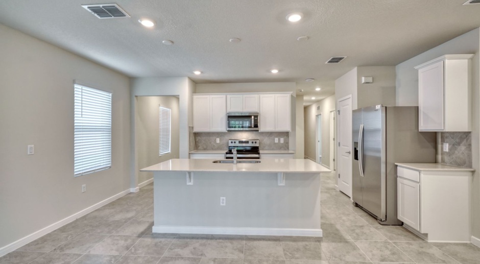 BEAUTIFUL Brand New 4/2 home in Deland