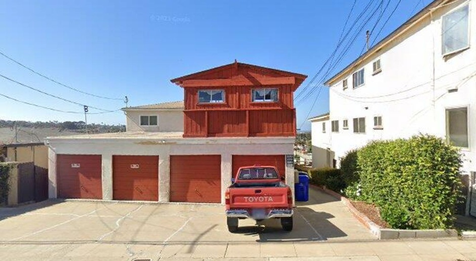 ***SPACIOUS 2 BEDROOM + FAMILY ROOM, 1 BATH IN POINT LOMA HEIGHTS***