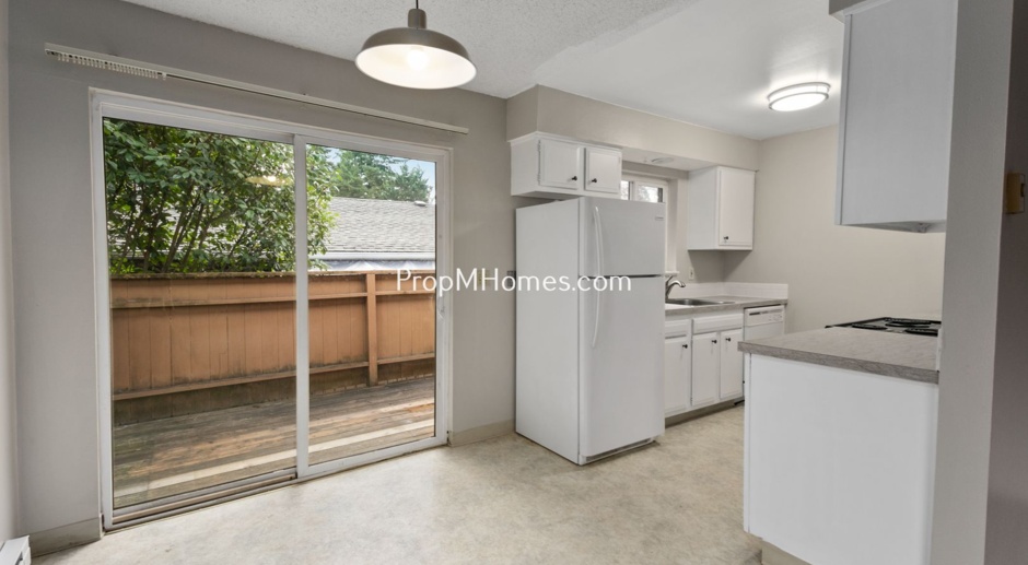 Beautiful Two Bedroom In Oregon City - WFH!