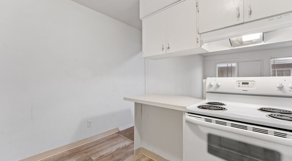 Large 2BR with dishwasher, on site laundry!