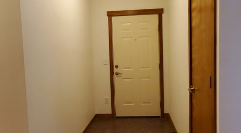 2 Bedroom Condo in Cordata Neighborhood for Rent NOW!