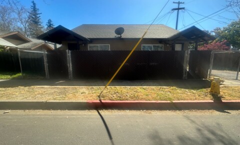 Houses Near MJC 418 - 422 E Morris Avenue, Modesto  for Modesto Junior College Students in Modesto, CA
