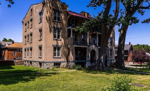 Apartments Near RWC Martana Flats for University of Cincinnati-Raymond Walters College Students in Blue Ash, OH