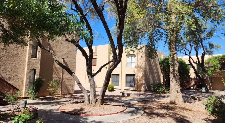 2 Bedroom Condo in the Points West Community Near W Peoria Ave and N 31st Ave!