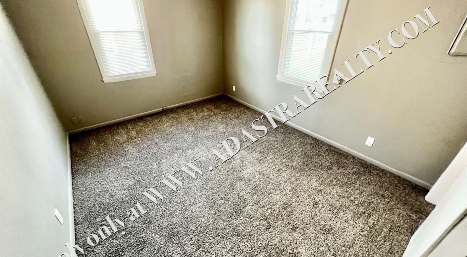 MOVE IN SPECIAL!! Affordable duplex in Kansas City, KS-Available NOW!! MOVE IN SPECIAL $300 OFF 2nd Month's Rent With May 1st or Sooner Move In!!!