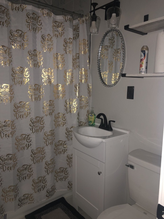 College Female {only} Home Room Suites For Rent