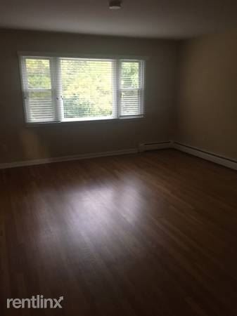 Delighful 3 Bedroom 1.5 Bathroom Apartment 2nd Floor Private Home - H/HW Incl. /Yonkers