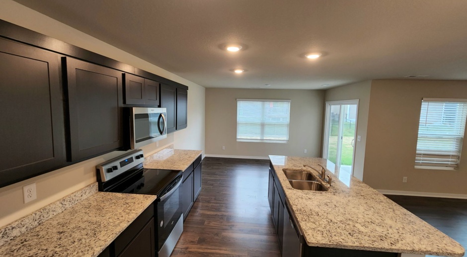 ***On Slab-4 BED/3BATH IN THE HEART OF ANKENY****SINGLE FAMILY HOME!! ANKENY SCHOOLS!!!***