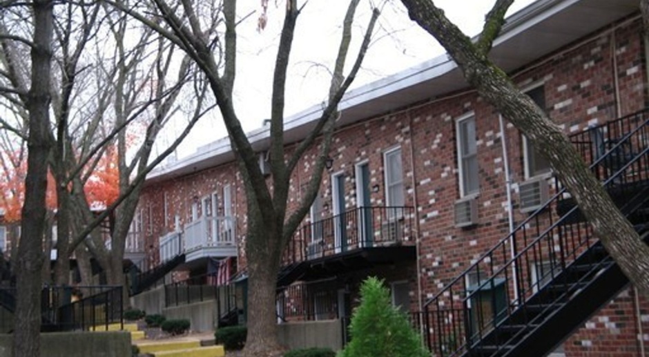 Laclede Forest Apartments	