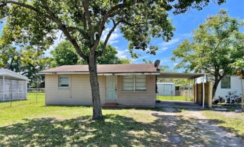 Houses Near Southeastern 2 bedrooms and 1 bath, With its central location, residents have quick access to major highways and public transportation. for Southeastern University Students in Lakeland, FL