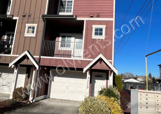 Houses Near Double primary bdrm townhome - 2 bd 2.5 ba, 