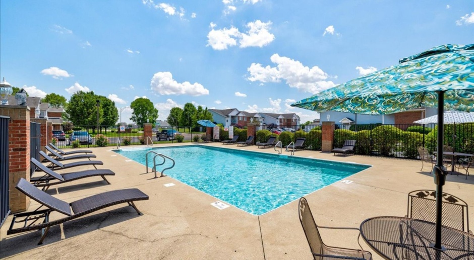 **Swimming Pool*****1 Bed 1 Bath******Cross Pointe Business Park*****LAKE VIEW AVAILABLE