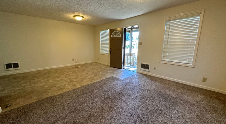 2804 SE 145th Avenue ~ Move In Special!! $500 Off First Month's Rent!