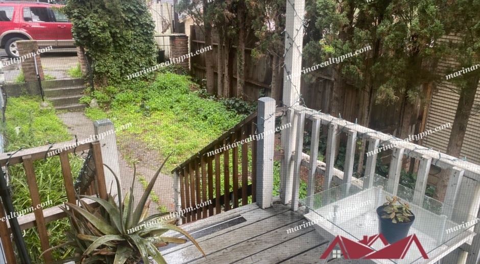 2-bedroom Gorgeous Victorian multi-apartment in a nice historical neighborhood of Vallejo.