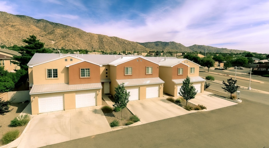 Tramway Townhomes in NE-Sandia Foothills - Urban Living double master!