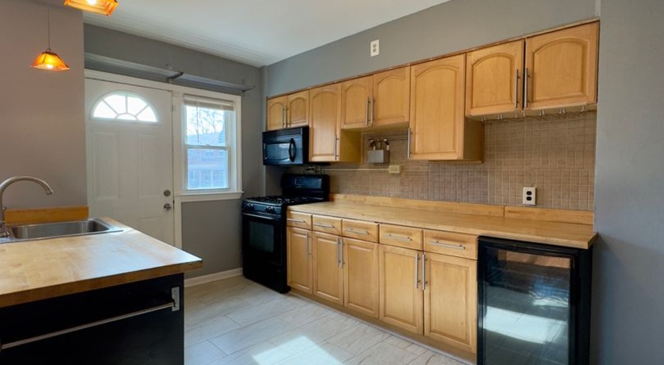 Spacious 4-Bedroom Townhome with Modern Amenities in Loch Raven