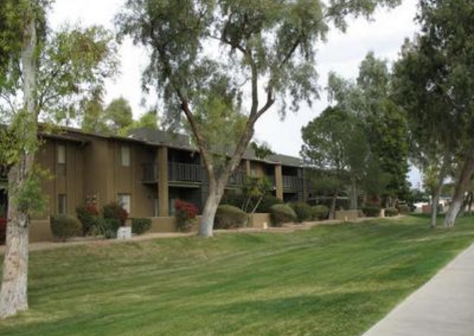Houses Near Great Scottsdale condo at a low price.