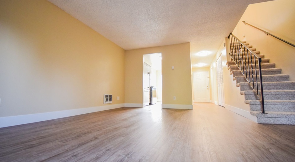 Newly Renovated 2bdrm/1.5ba Townhome!